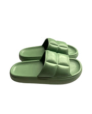 Puffy rubber sandals